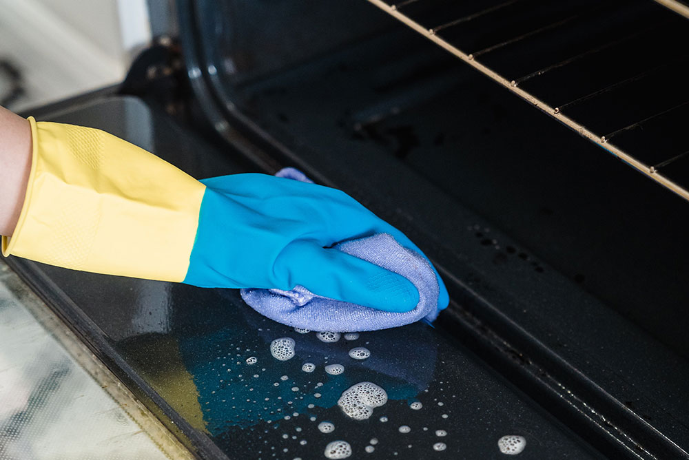 An In-Depth Guide to Effectively Clean Your Glass Oven Door