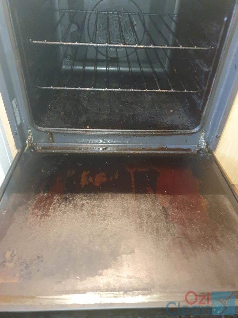 Oven cleaning Before